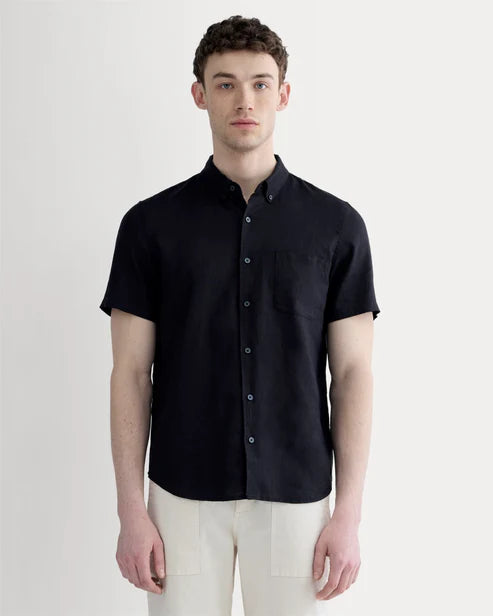 The Classic Short-Sleeve Shirt in Linen